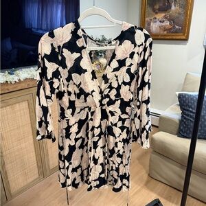 Billabong Black Crean And Pink Tie Back Mini Floral Blouse/ Dress/ Cover Up